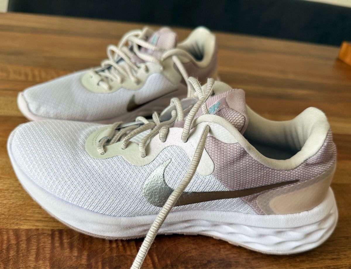 Nike Scarpe per ragazze: Nike Sport/Running Schuhe Grösse 38.50 – Usato da Horgen venduto da adr_6ynz 3