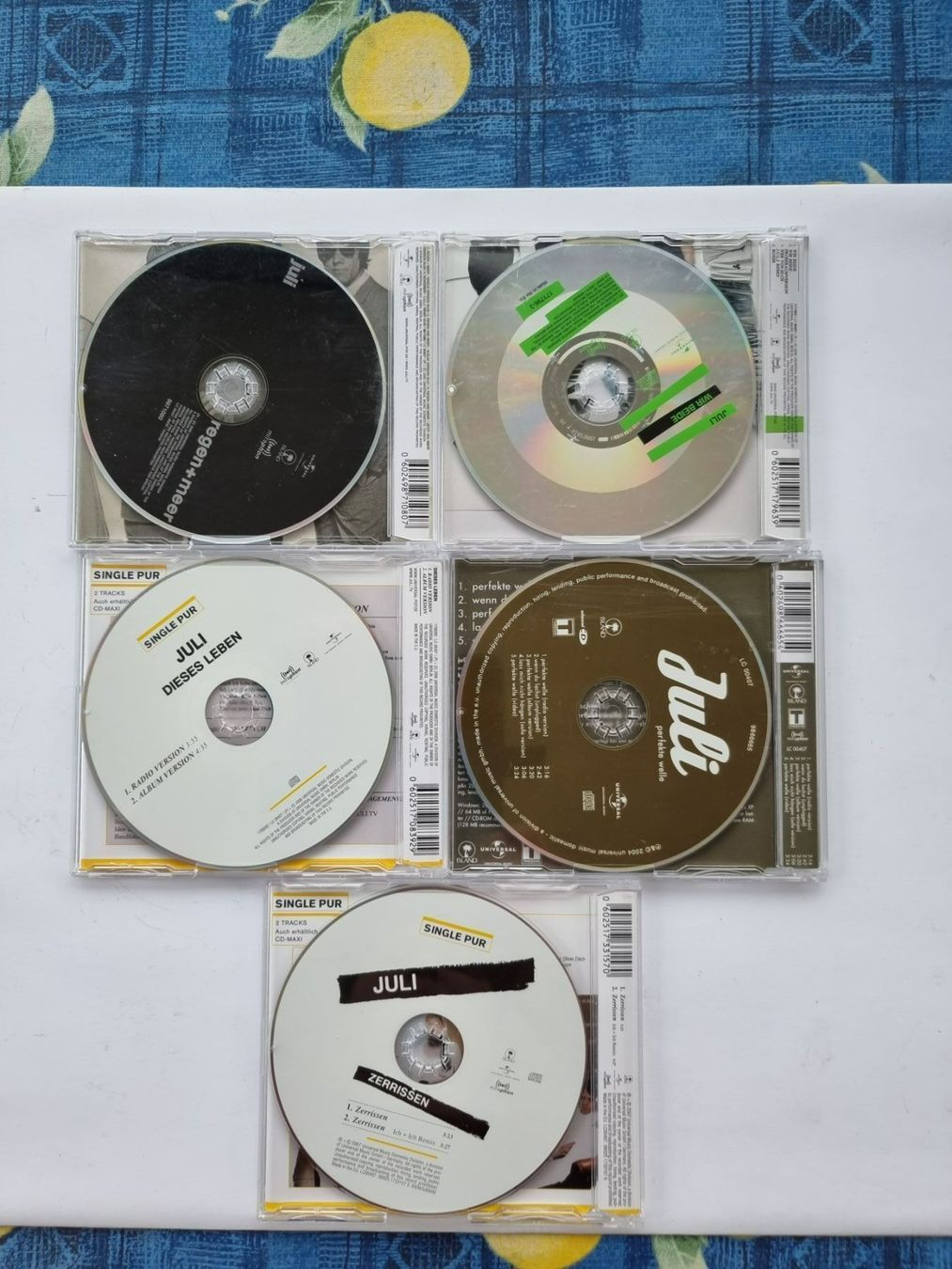 CD: Juli (3 CD's, 1 DVD, 5 Singles) – Usato da Winterthur venduto da Christinakim 5