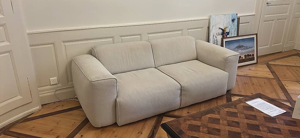 Sofas: Canapé 2 places – D'occasion à Genève par AlicedeDardel