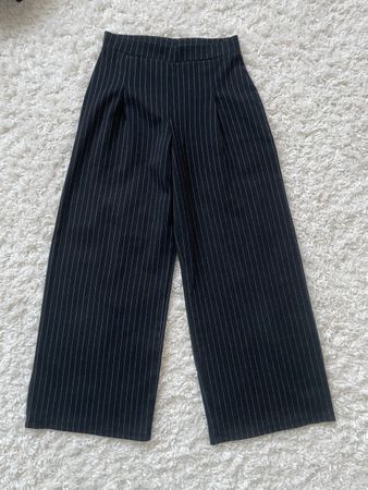 Pantalon large Kiabi noir à rayures blanches 12 ans