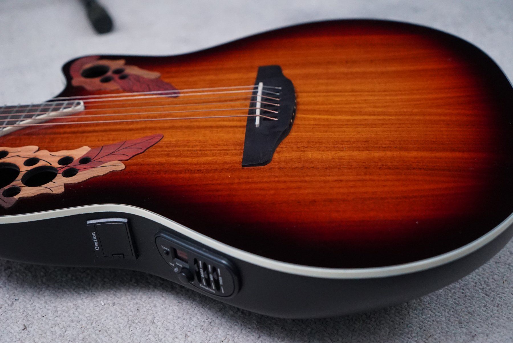 Ovation Musikinstrumente: Ovation Celebrity Elite Plus CE48P Super Shallow – Gebraucht aus Ortschwaben von  2