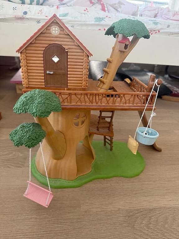 Sylvanian families Case e mobili per bambole: Baumhaus Sylvanian families – Usato da Gümligen venduto da xifenglie