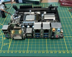 Motherboard ITX Gigabyte GA-H97N-WIFI + Intel Pentium G3240