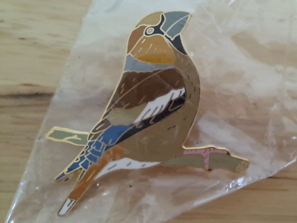 Pin Vogel (Neu und originalverpackt) in Kriens für CHF 12 – mit ...