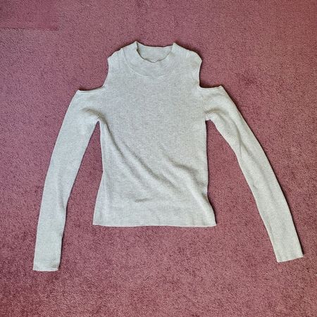 Strick-Pulli mit Cut-outs, hellgrau Gr. 38