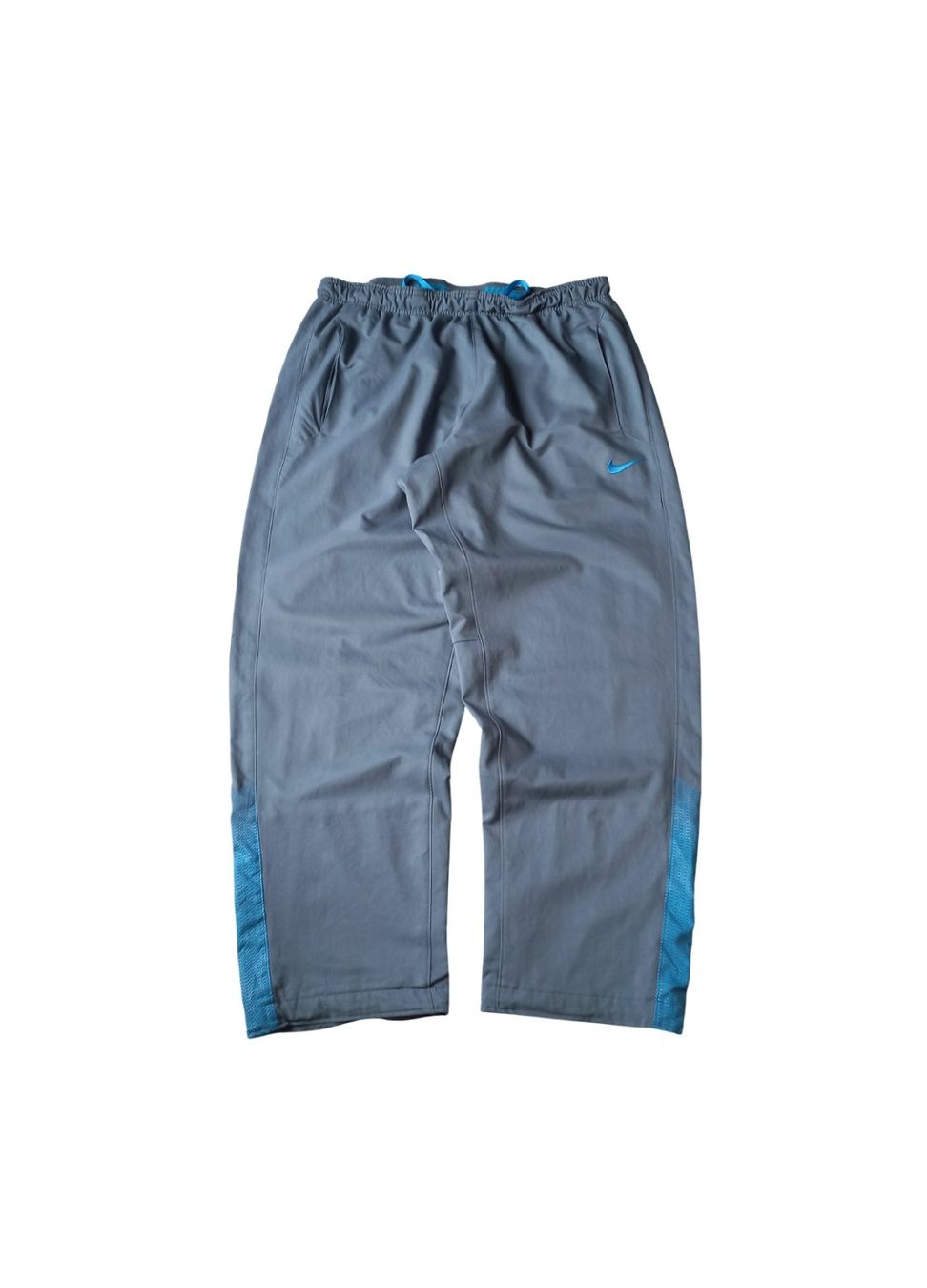 Nike Pantaloni: Nike Trackpant (L) – Nuovo (secondo la descrizione) da Chamoson venduto da Sapoloshop