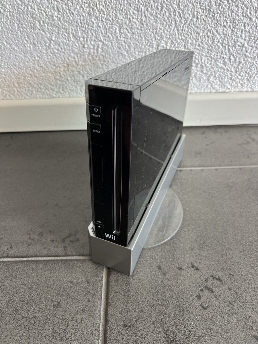 Nintendo Console: Nintendo Wii Set mit Spielen & Lenkrad – Usato da Dällikon venduto da ric_bh2m 1