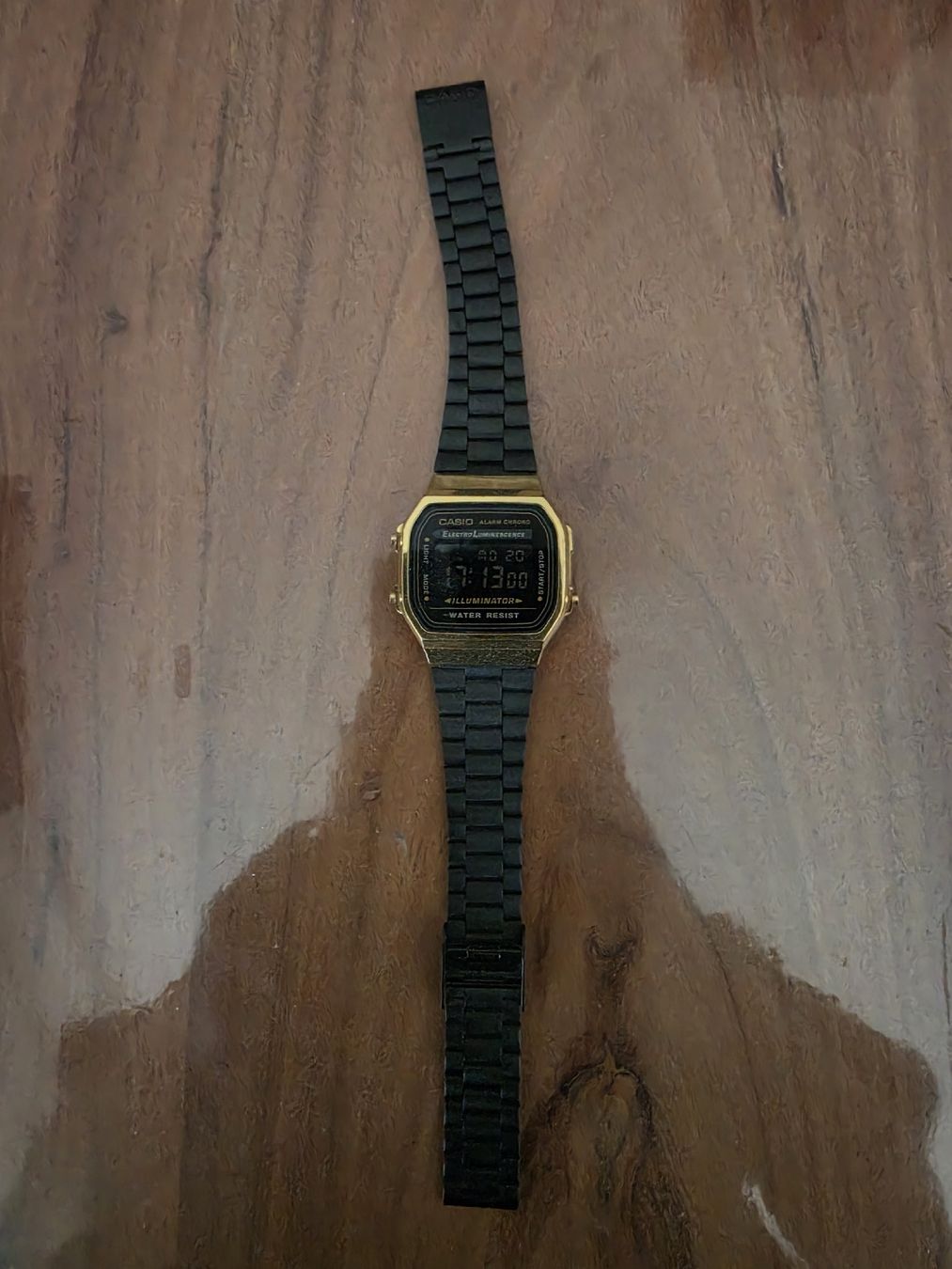 Casio Orologi: Casio Vintage Digitaluhr Gold/Schwarz – Usato da Basel venduto da Vintage_Soccer_RS 1