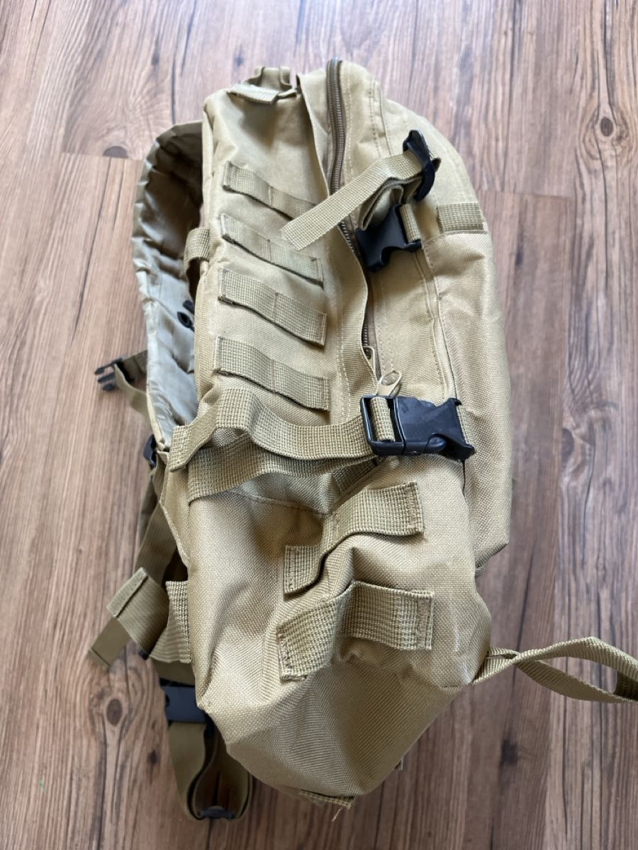 Sacs à dos: Militär Rucksack wandern freizeit – D'occasion à Trimstein par Easyp 2