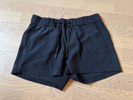 Lululemon Shorts schwarz Grösse 8 guter Zustand