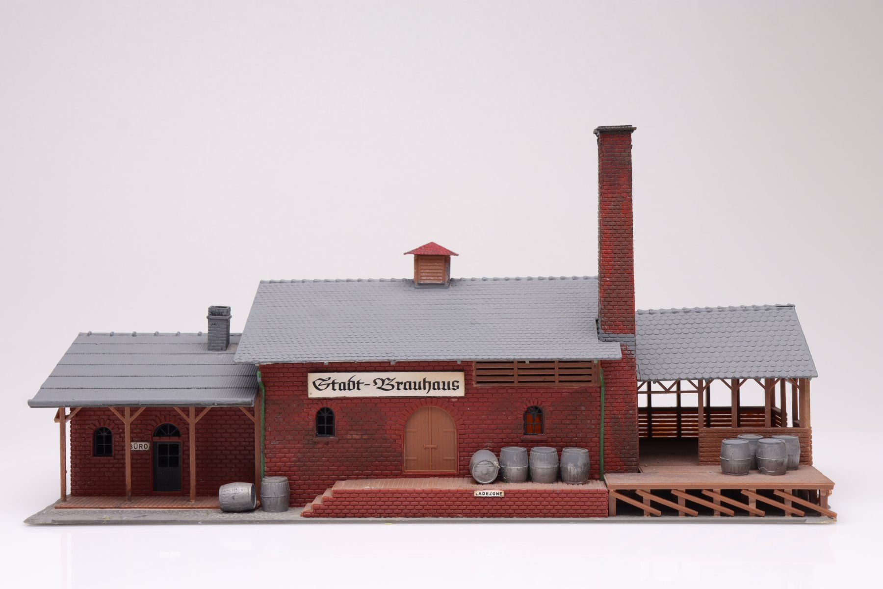 Modellini di ferrovie: H0 Stadt-Brauhaus – Usato da Ried (Muotathal) venduto da Modellbahn.swiss