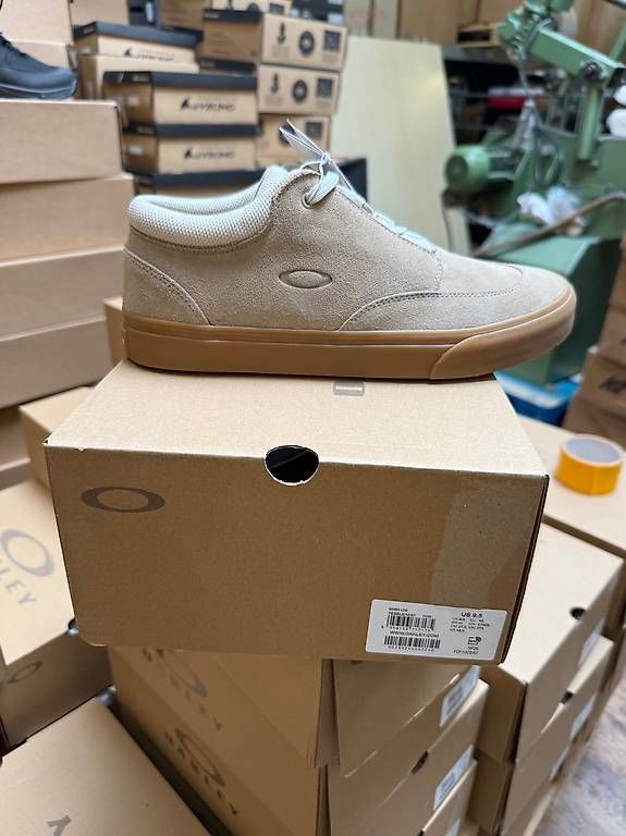 Scarpe da uomo: Oakley Banks Low  Neu & Original  Gr. 43 – Usato da Sursee venduto da pilatus.sport