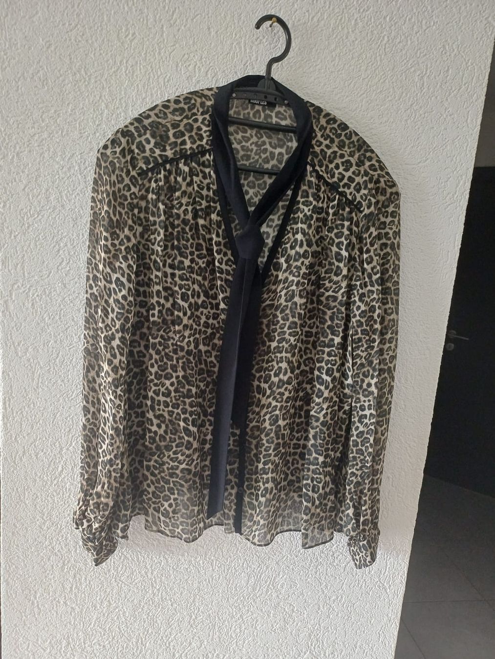 Kooples Camicette: Blouse léopard The Kooples – Nuovo (secondo la descrizione) da Collonges venduto da cam_72xf