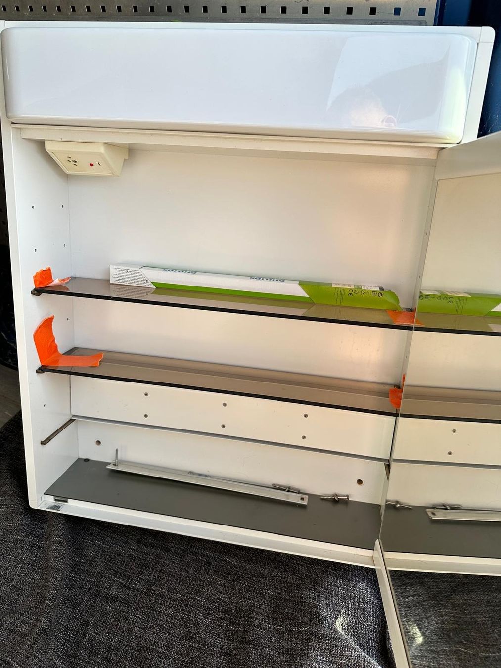 Schneider Armadietti a specchio: Spiegelschrank Schneider – Usato da Spreitenbach venduto da Space_X 3