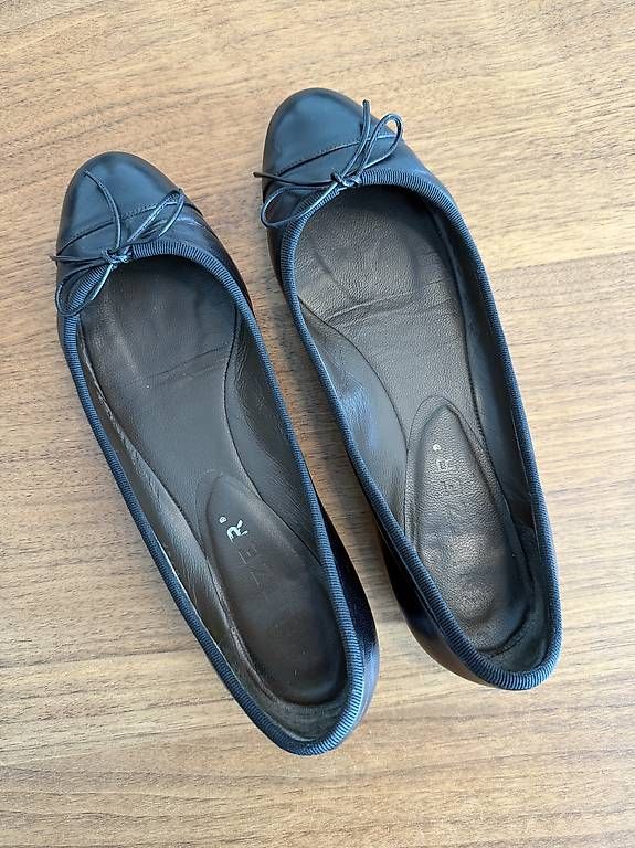 Chaussures femmes: Unützer Ballerina, gr.37 – D'occasion à Hofstetten SO par Katharina_Nina_Nina