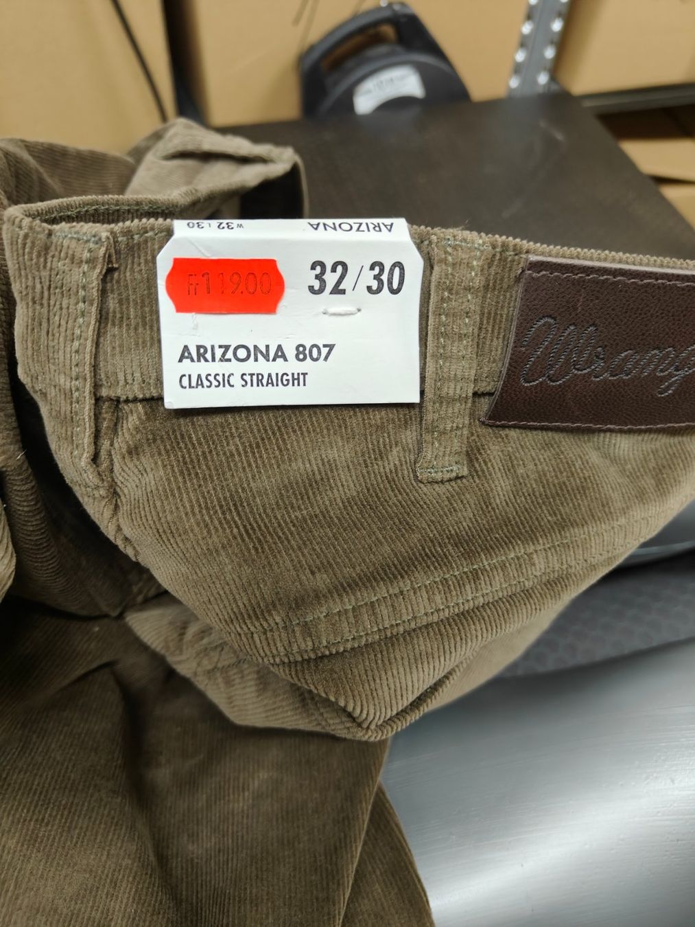 Pantalons: WRANGLER Cord-Hose (NEU) – Neuf avec emballage d'origine à Basel par StoreHandling 3
