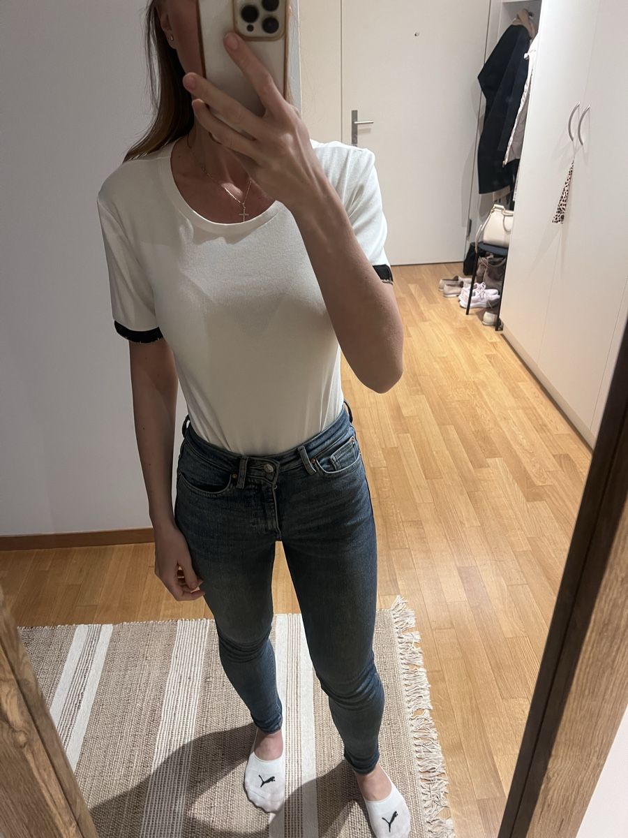 Zara T-shirt: Zara T shirt – Usato da Zurich venduto da amf_k7k2