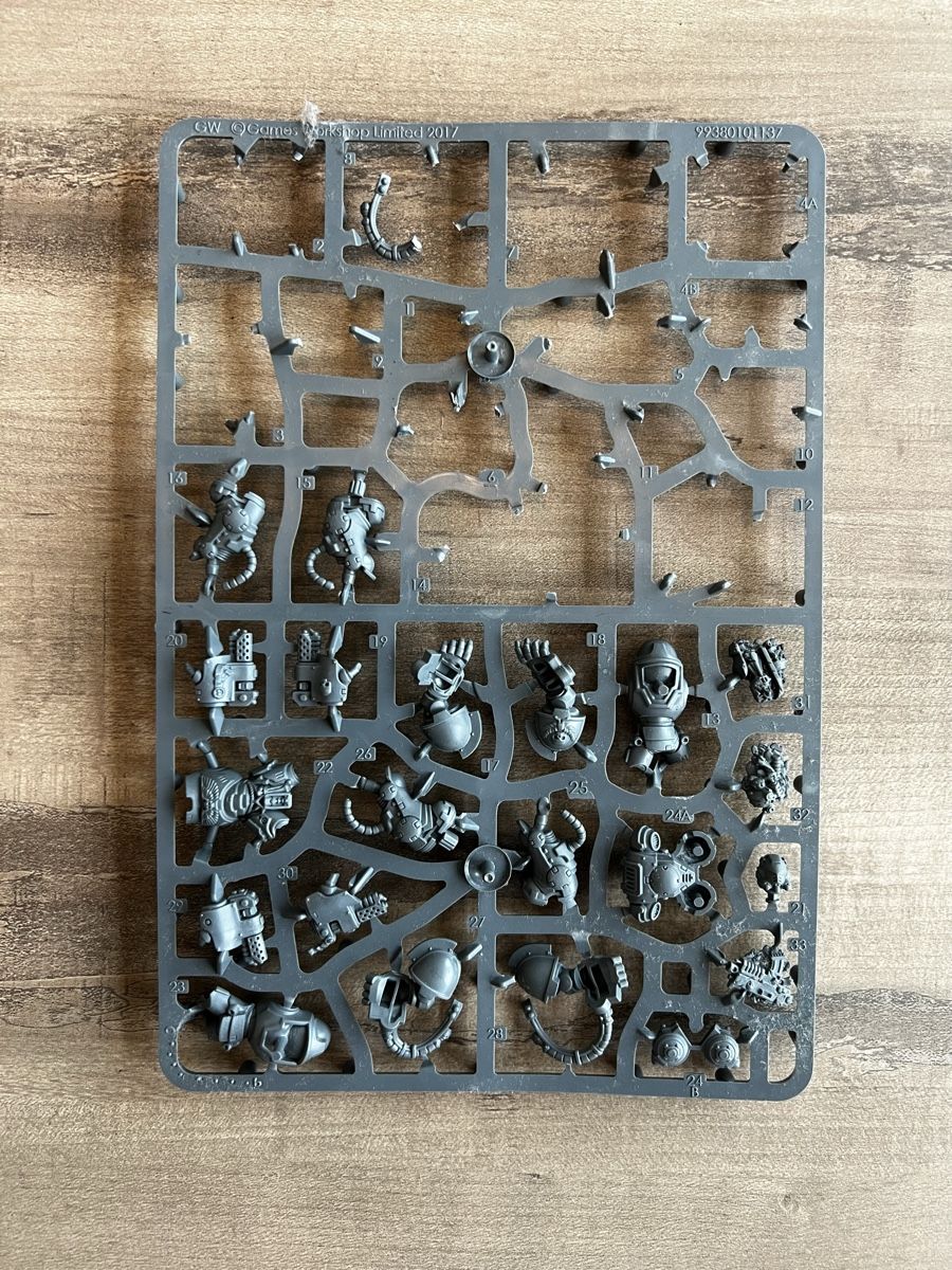 Giochi: Warhammer 40k/Horus Heresy Gussrahmen/Bits Set 7 – Usato da Läufelfingen venduto da stephiesheena 4