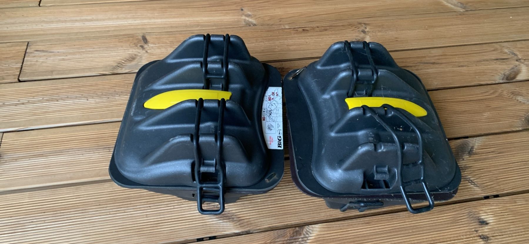 Supporti a parete: Portes ski magnétiques – Usato da Coeuve venduto da salsa011