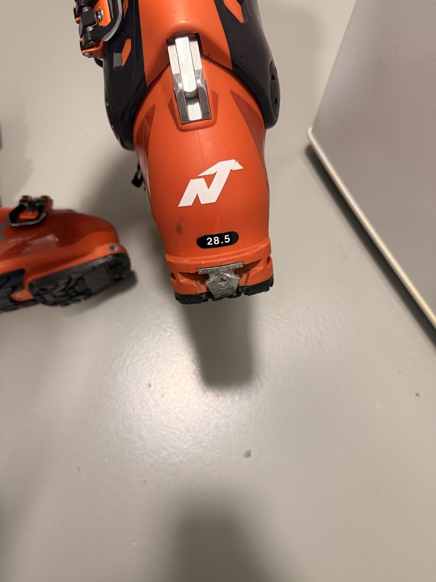 Nordica Scarpe da uomo: Chaussures de ski ( sans Chausson) – Usato da Delémont venduto da hel_hjw9 1