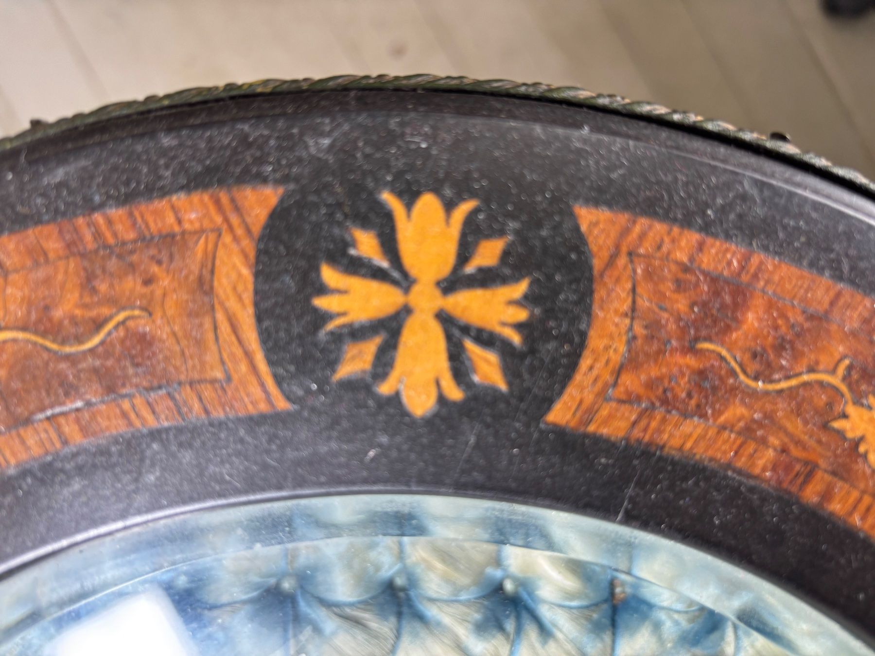 Vetrine: Bijouterie Tischvitrine Stil Louis XVI antik – Usato da Hinwil venduto da DaniBachman 2