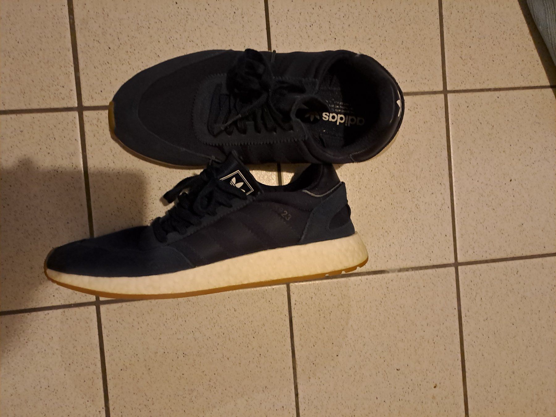 Adidas Scarpe da uomo: Adidas I-5923 – Nuovo (secondo la descrizione) da St. Ursen venduto da mat_2bd2