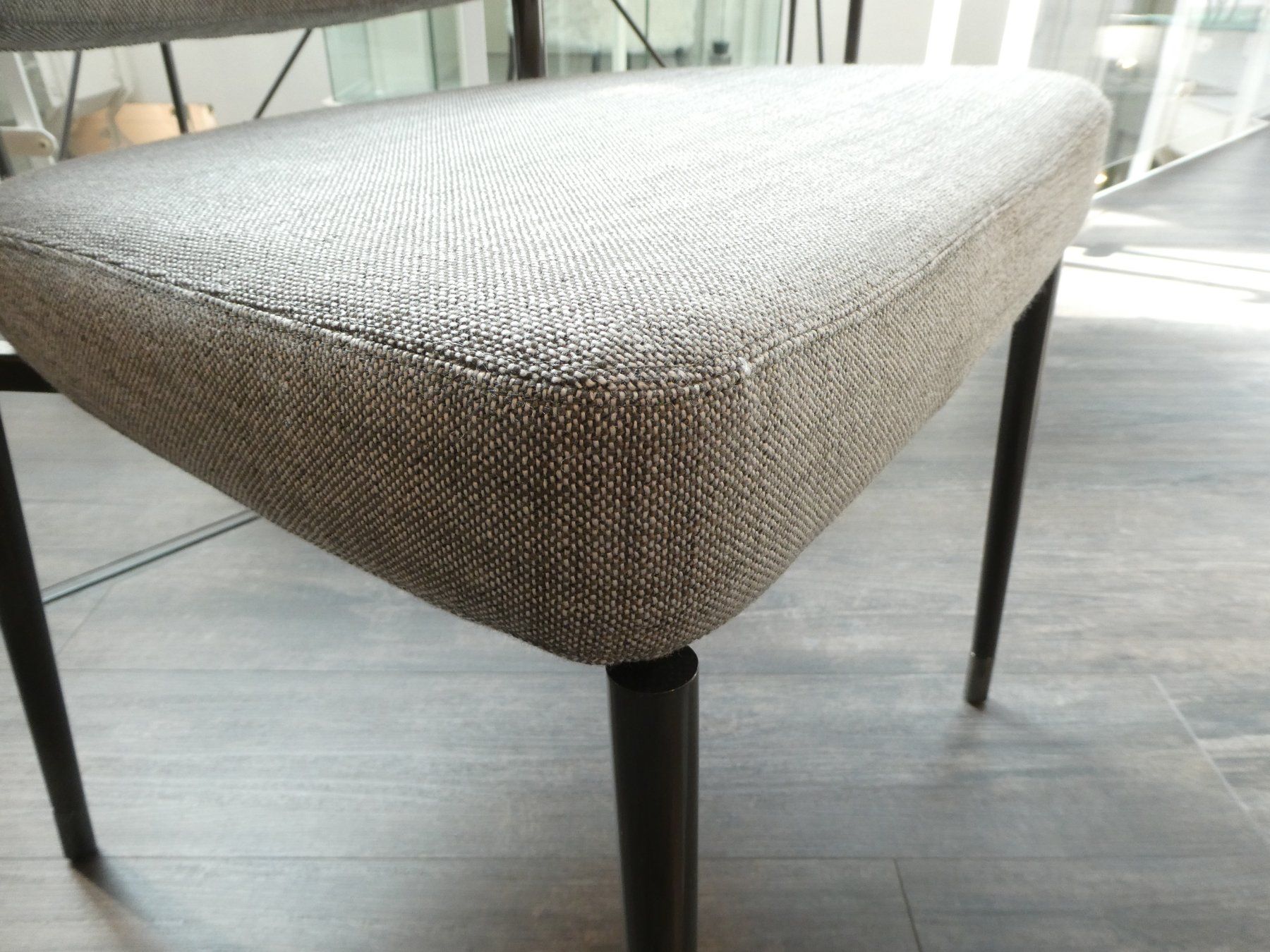 Minotti Chaises: Minotti 4 Esszimmerstühle Mills – Neuf (Voir description) à Wil SG par GAMMA_Wil 7