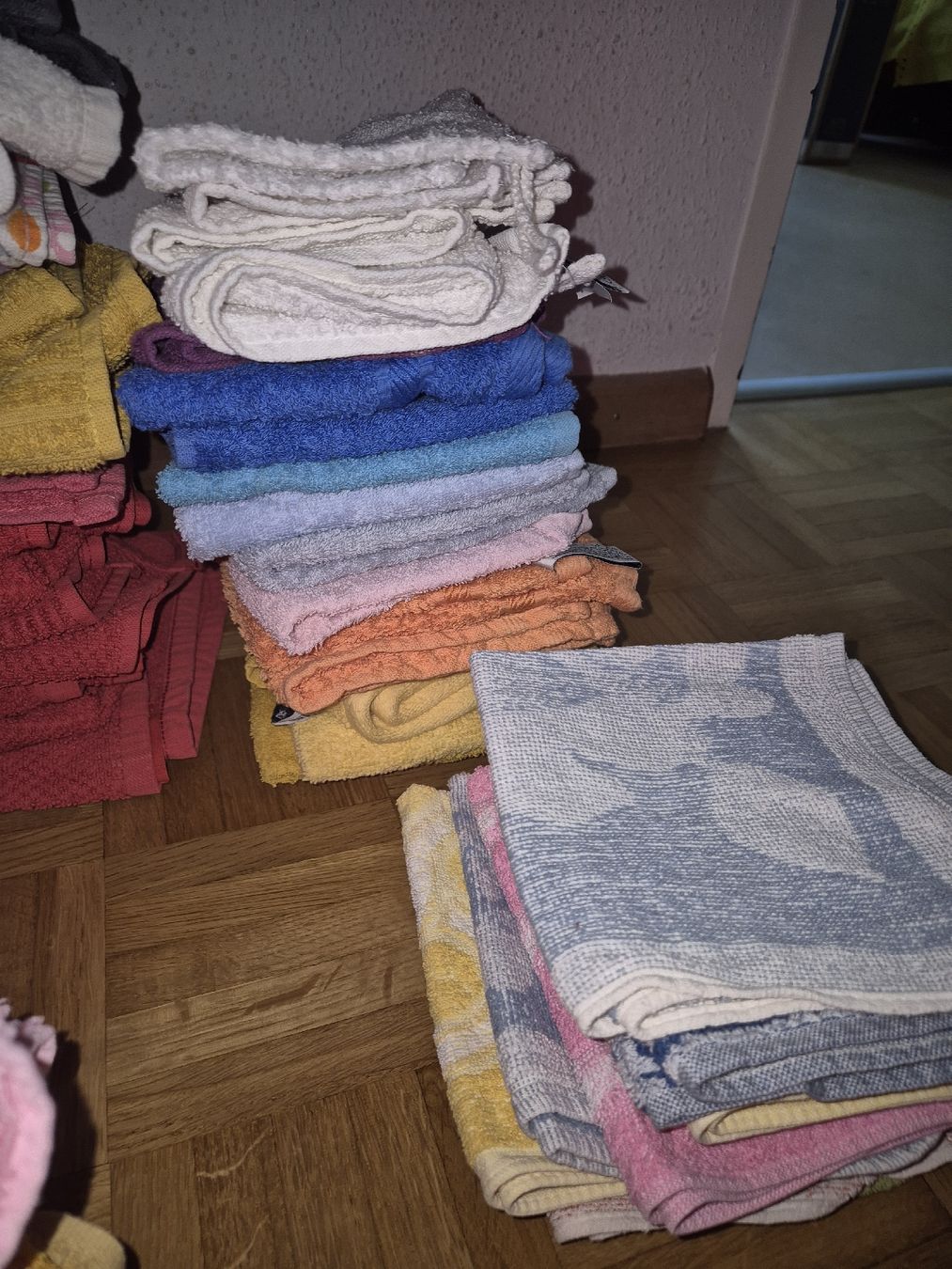 Badetücher: Badtuch, Handtuch, Waschlappen – Gebraucht aus Aesch BL von sar_j59l 5