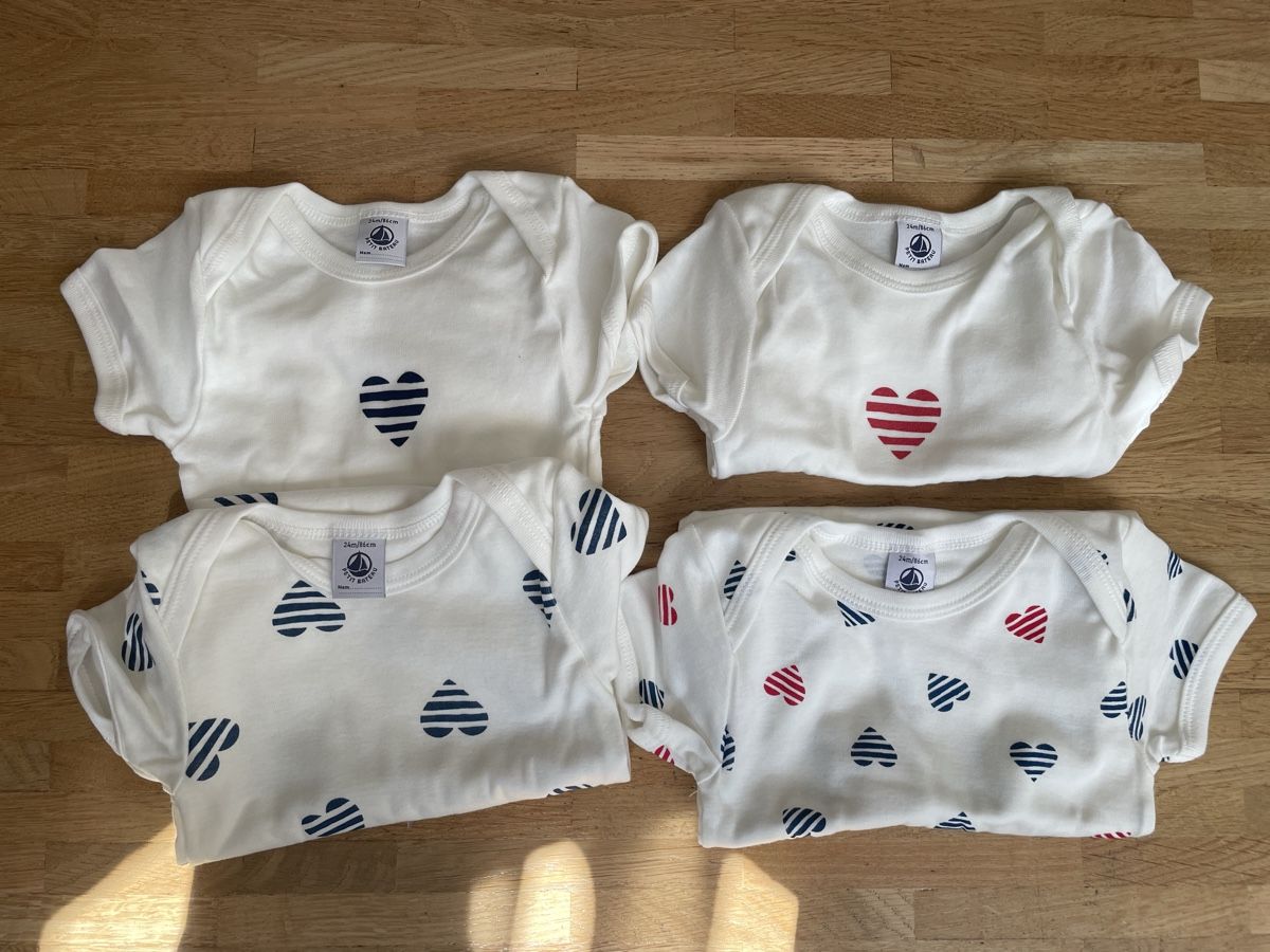 Petit Bateau Lotti & Set di vestiti: Petit Bateau Kurzarm Body Set Gr 86 Neu – Nuovo e nell'imballaggio originale da Zürich venduto da Martuski 1