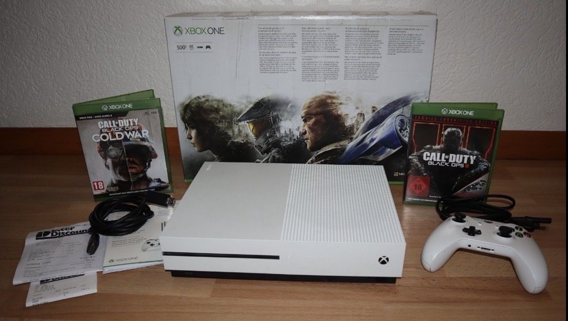 Microsoft Console: Microsoft Xbox One Console --- White - With accessories – Usato da Neuchâtel venduto da bru_sc8q