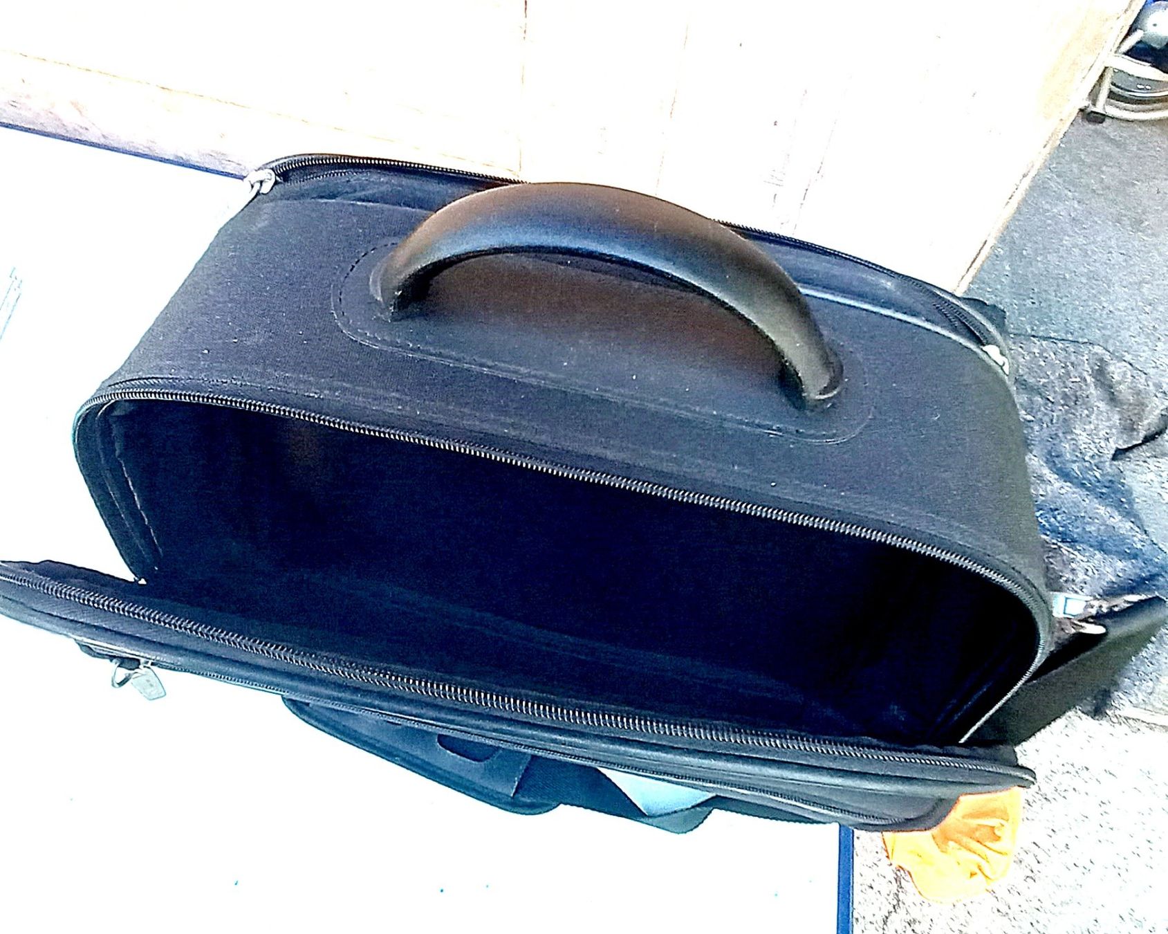 Taschen: Damen Buisness-Tasche Titan – Gebraucht aus Baar von 2cvbaar 2