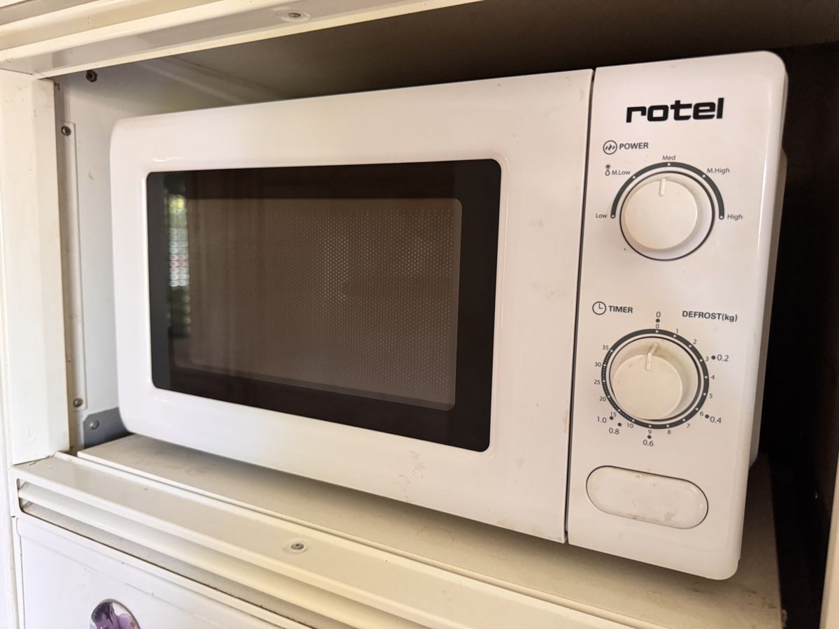 Rotel Elettrodomestici da cucina: Mikrowelle Rotel Typ U1575CH – Usato da Cham venduto da Ris2934