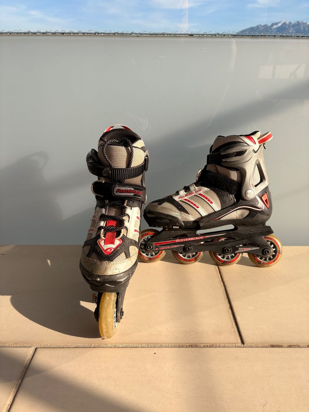 Pattini in linea & Pattini a rotelle: Rollerblade Inline Skates/Roller Grösse 32-37 – Usato da Chardonne venduto da Markovbr
