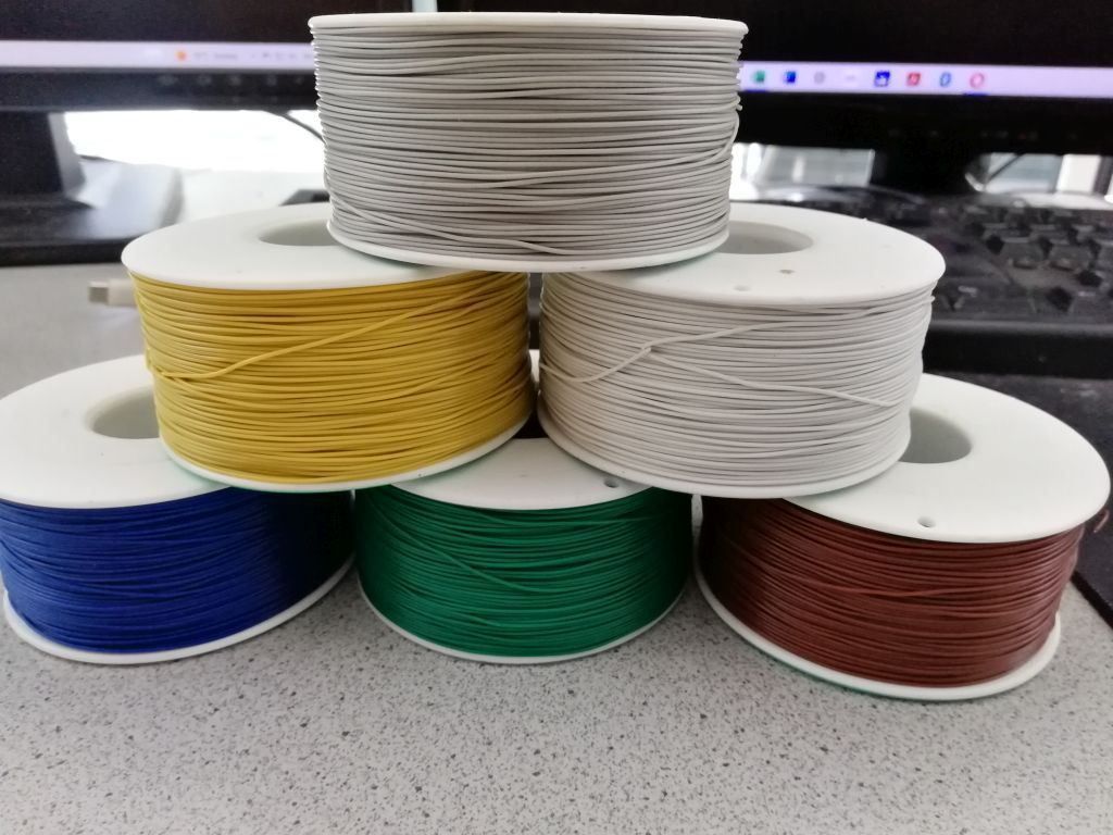 Componenti elettronici: Elektrolitze 0.25mm 200m gelb – Nuovo (secondo la descrizione) da Luzern venduto da Salefactory 1