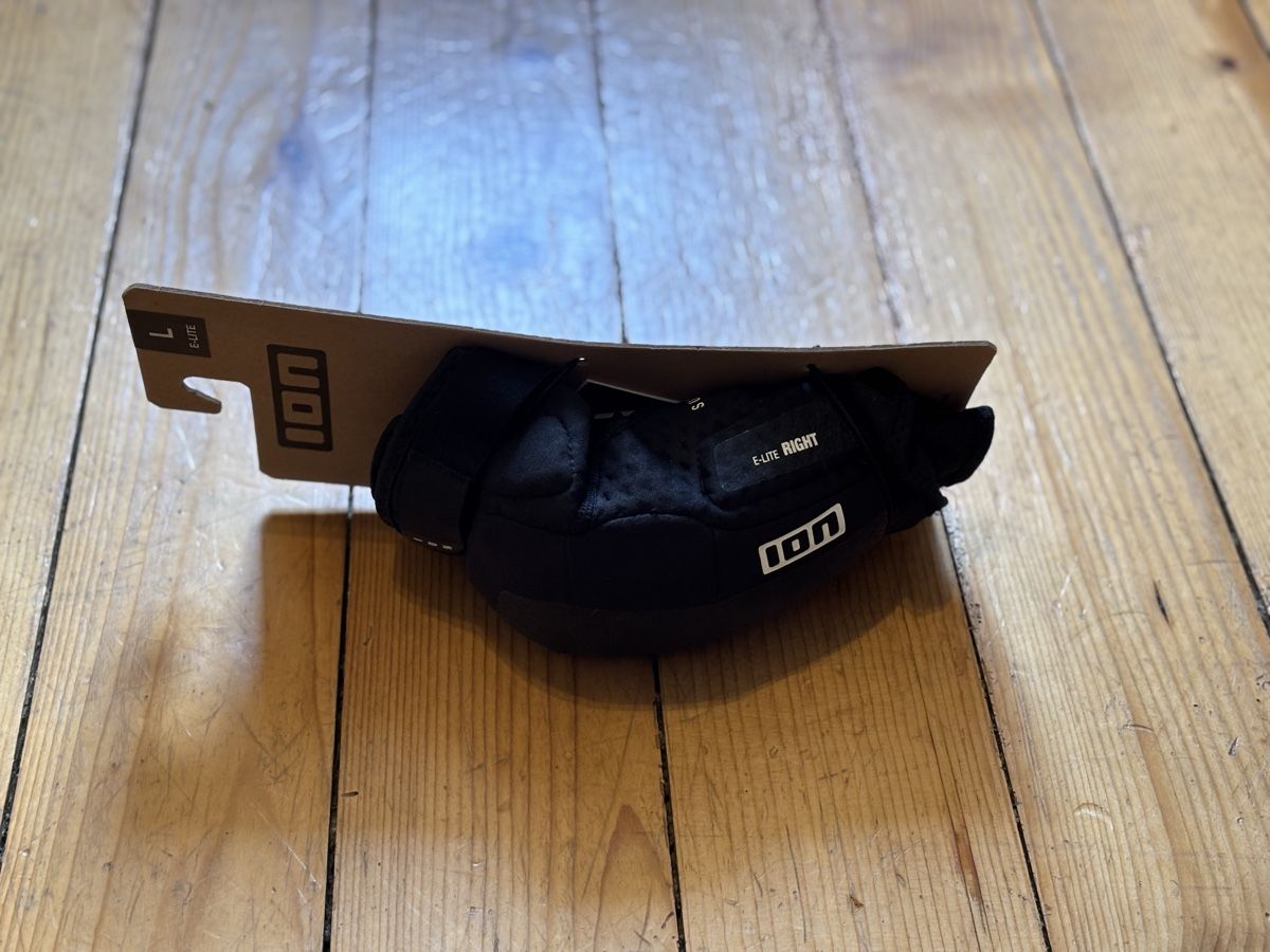 Protections: ION Elbow Pads E-Lite Ellbogenschoner – Neuf avec emballage d'origine à Sarnen par gugelhopf12 1