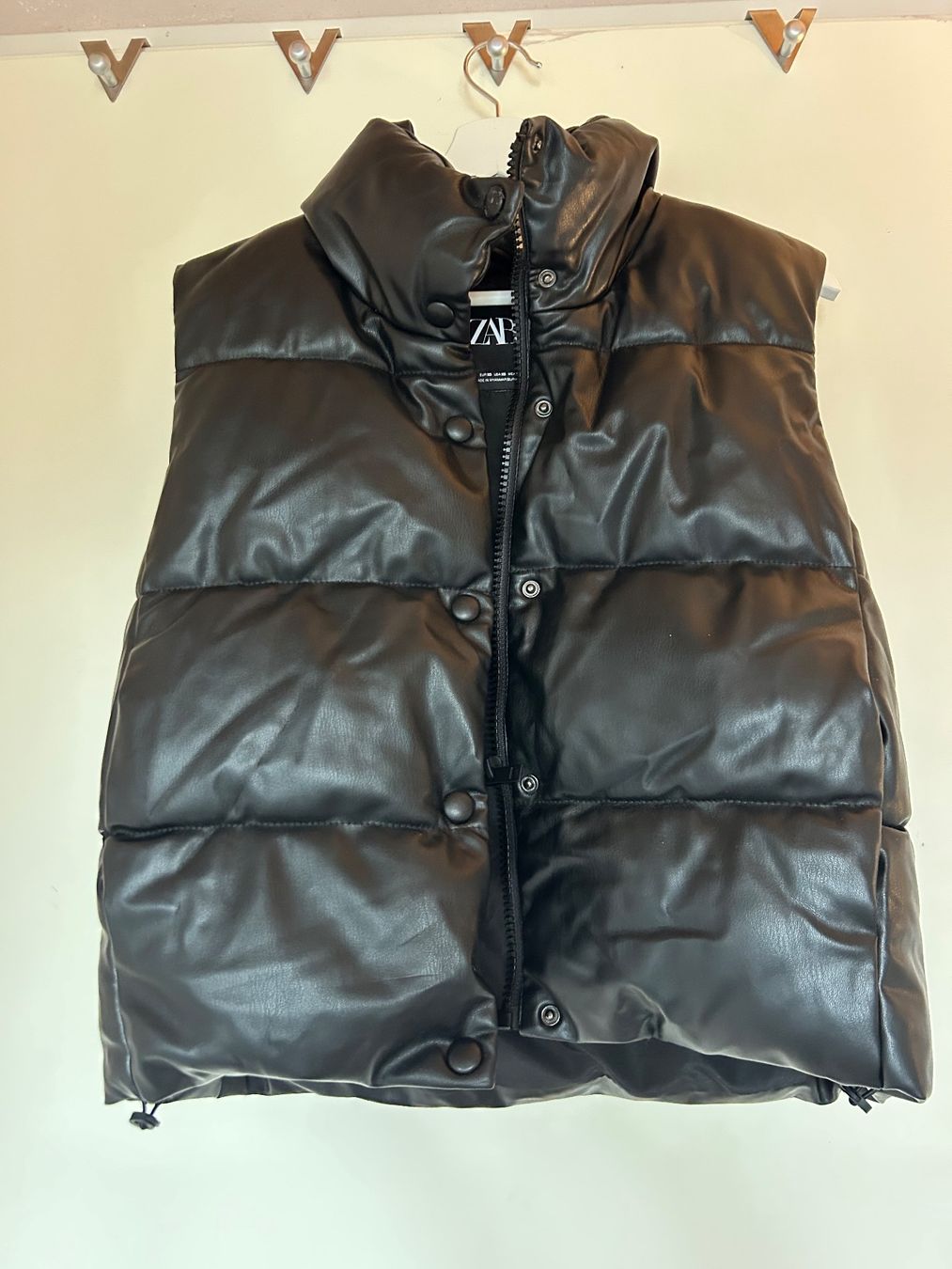 Zara Gilet & Giacche senza maniche: Zara Lederweste – Usato da Frauenfeld venduto da hannamaria29