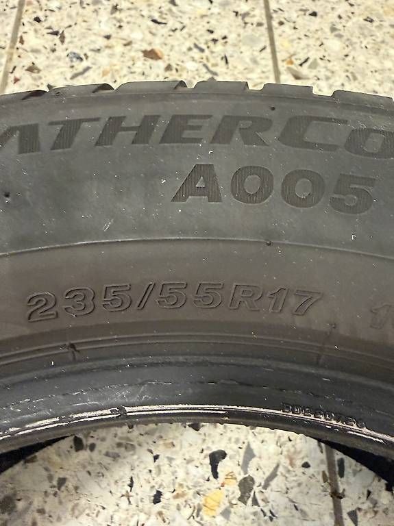Continental Pneumatici & Ruote complete: Winter Pneu (Toyota Corolla) – Usato da Zumikon venduto da abu_f2nn