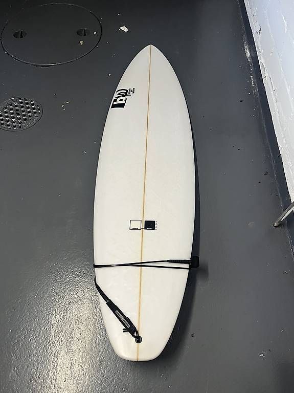 Tavole da surf e di nuoto: Surfbrett Black on White 2.10m – Usato da Brig venduto da xXx-Hallo-xXx
