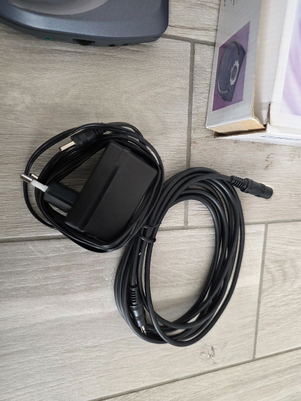 Grundig Lettore multimediale portatile: Grundig S quixx Discman – Usato da Dorf venduto da Echo_Elements 3