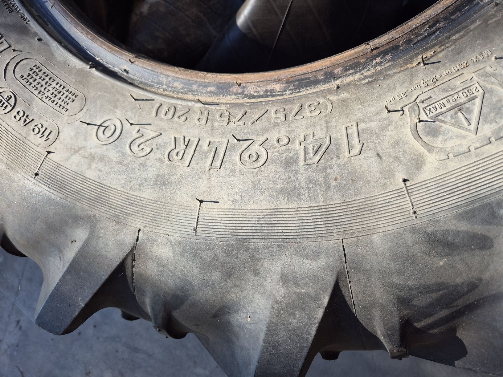 Pneumatici & Ruote complete: Occ. Pneu Kleber 375/75R20 – Usato da Muhen venduto da R-Tech 1