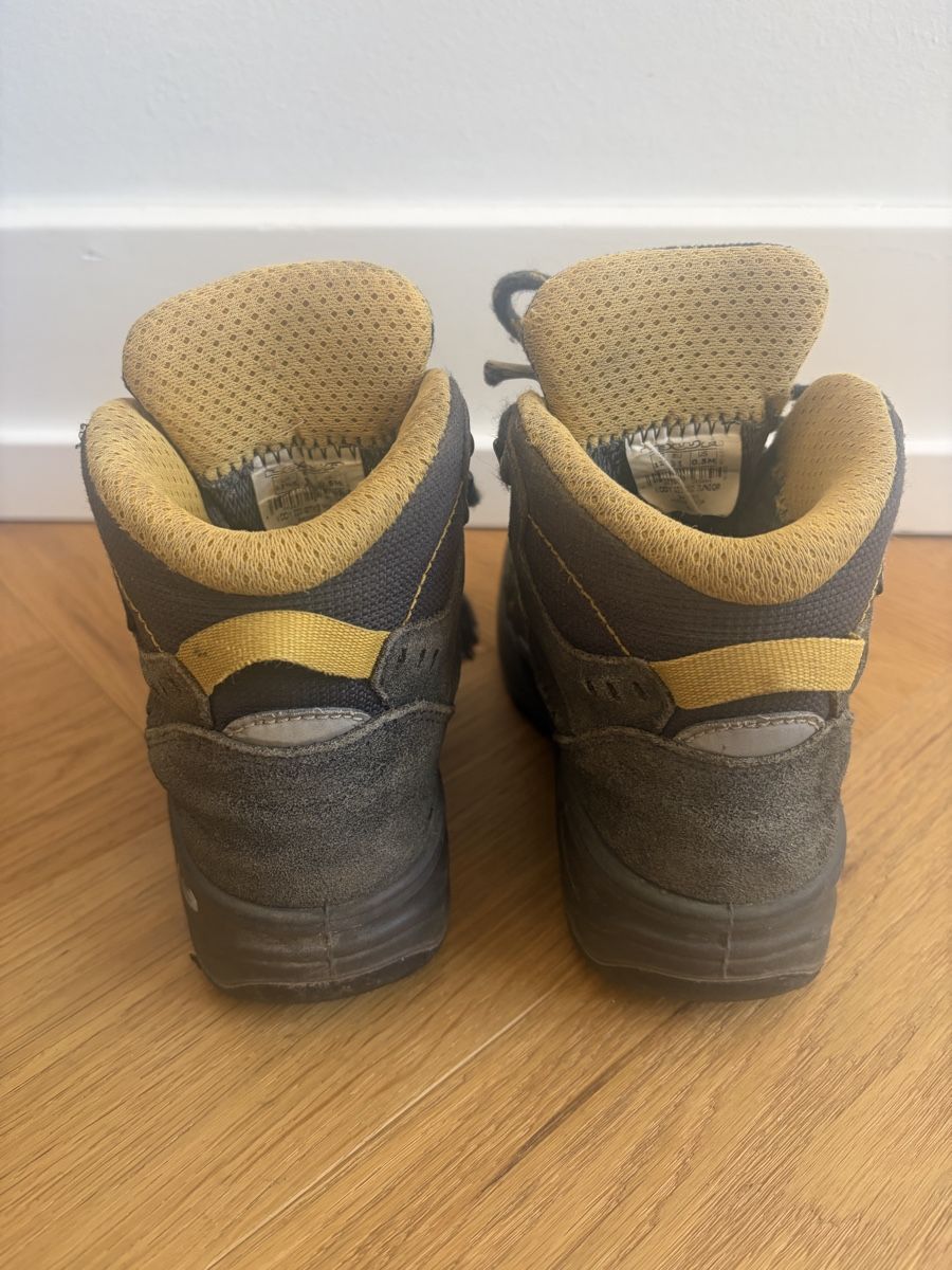 Lowa Scarpe da uomo: Lowa Wanderschuhe Grösse 31 – Usato da Basel venduto da Bale2014 2