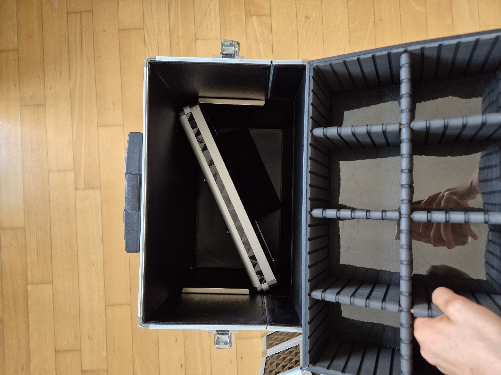 Valigie & Borse: Kosmetikkoffer Trolley 2-teilig mit Spiegel & Rollen – Usato da Luzern venduto da 2ndlifecloset 7
