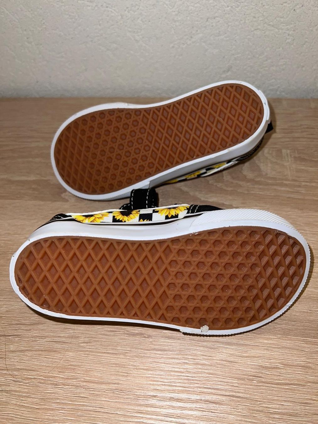 Vans Scarpe per ragazzi: Vans Sneaker Sonnenblumen Muster Gr. 24 – Nuovo (secondo la descrizione) da Rebstein venduto da aldibueb_01 2