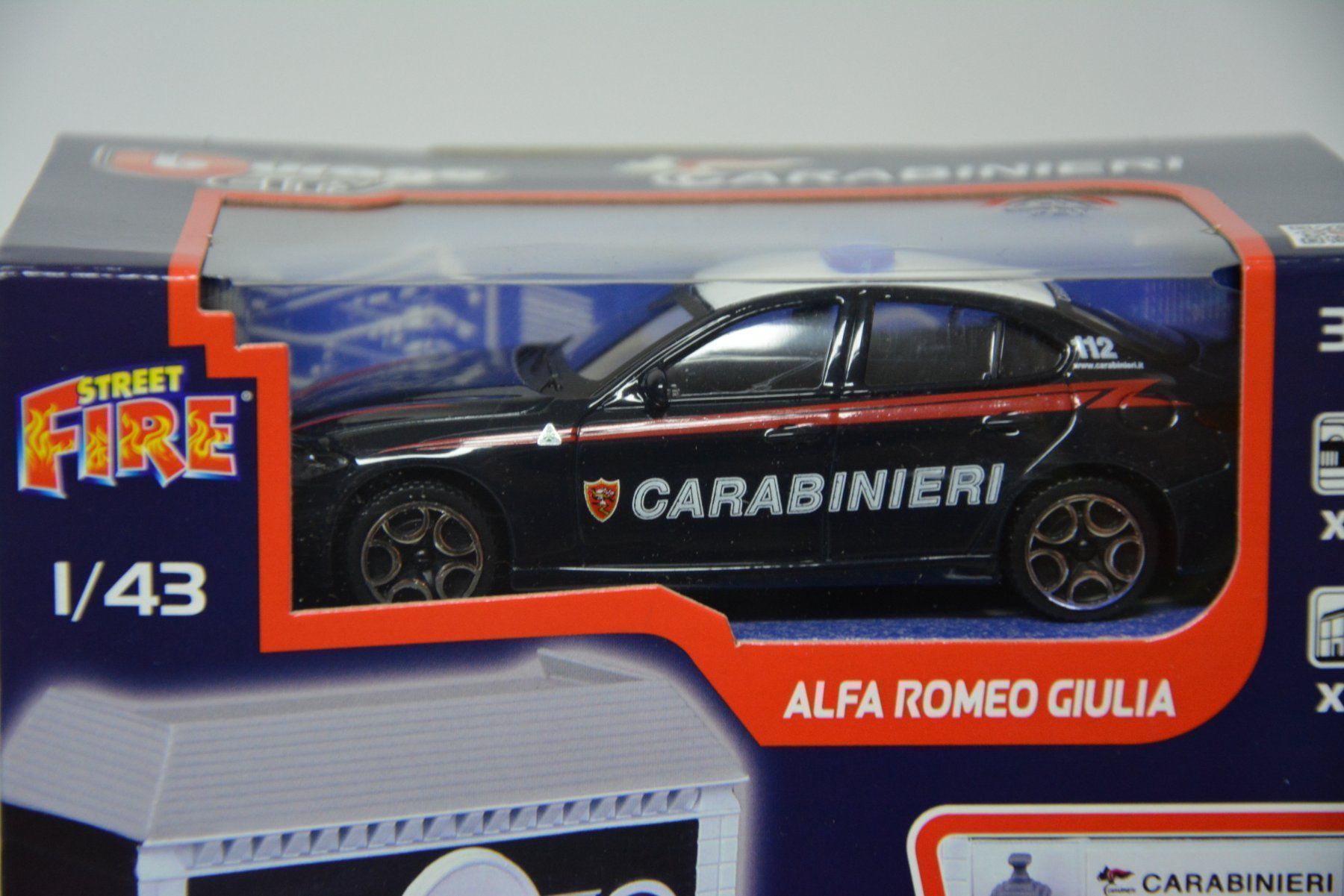 Alfa Romeo Voitures modèles: Alfa Romeo Giulia 2015 + Diorama , 1:43 – Neuf avec emballage d'origine à Goldach par Feivel9 1