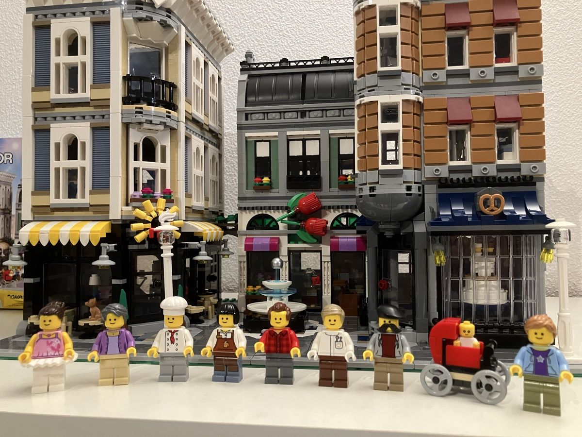 Lego Kit di costruzioni: Lego Creator Expert Assembly Square 10255 + Lichtset 💡 – Usato da Willisau venduto da BettyBond 1