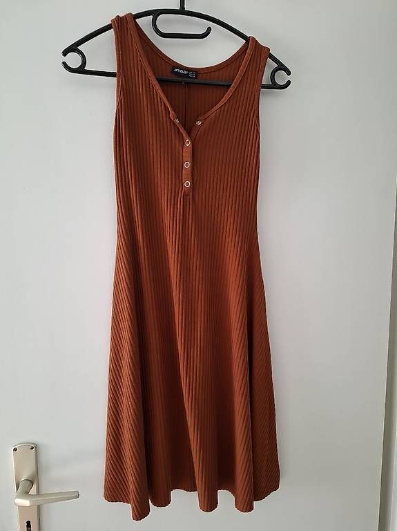 Kleider: Kleid  – Gebraucht aus Münchenstein von Salvis_68
