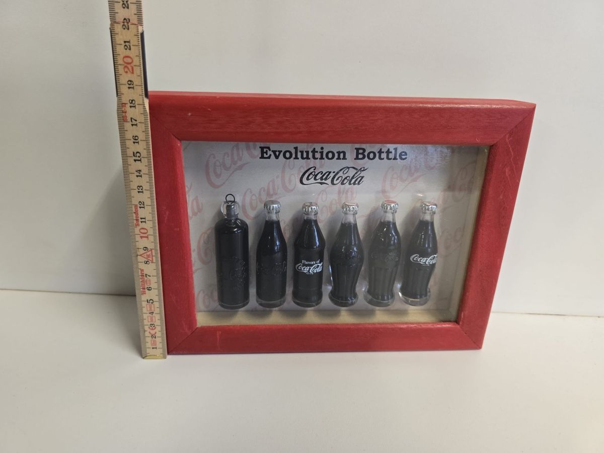 Foto & Immagini: Coca Cola Evolution Bottle - Sammlerstück im Rahmen! – Nuovo (secondo la descrizione) da Oberurnen venduto da jasmin2fel 1