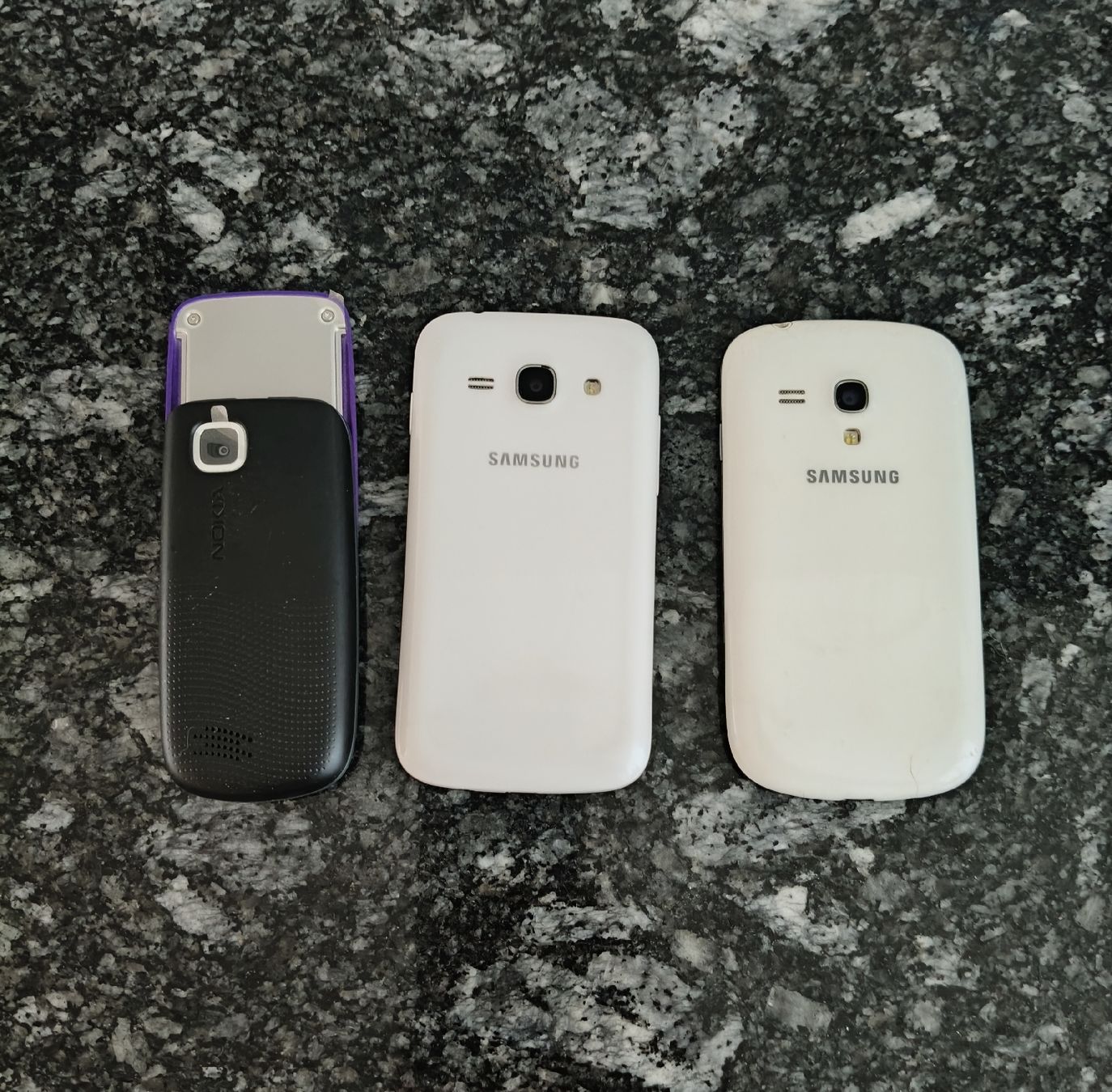 Telefoni cellulari / Smartphones: Handy's  – Usato da Neuenhof venduto da Eric 2