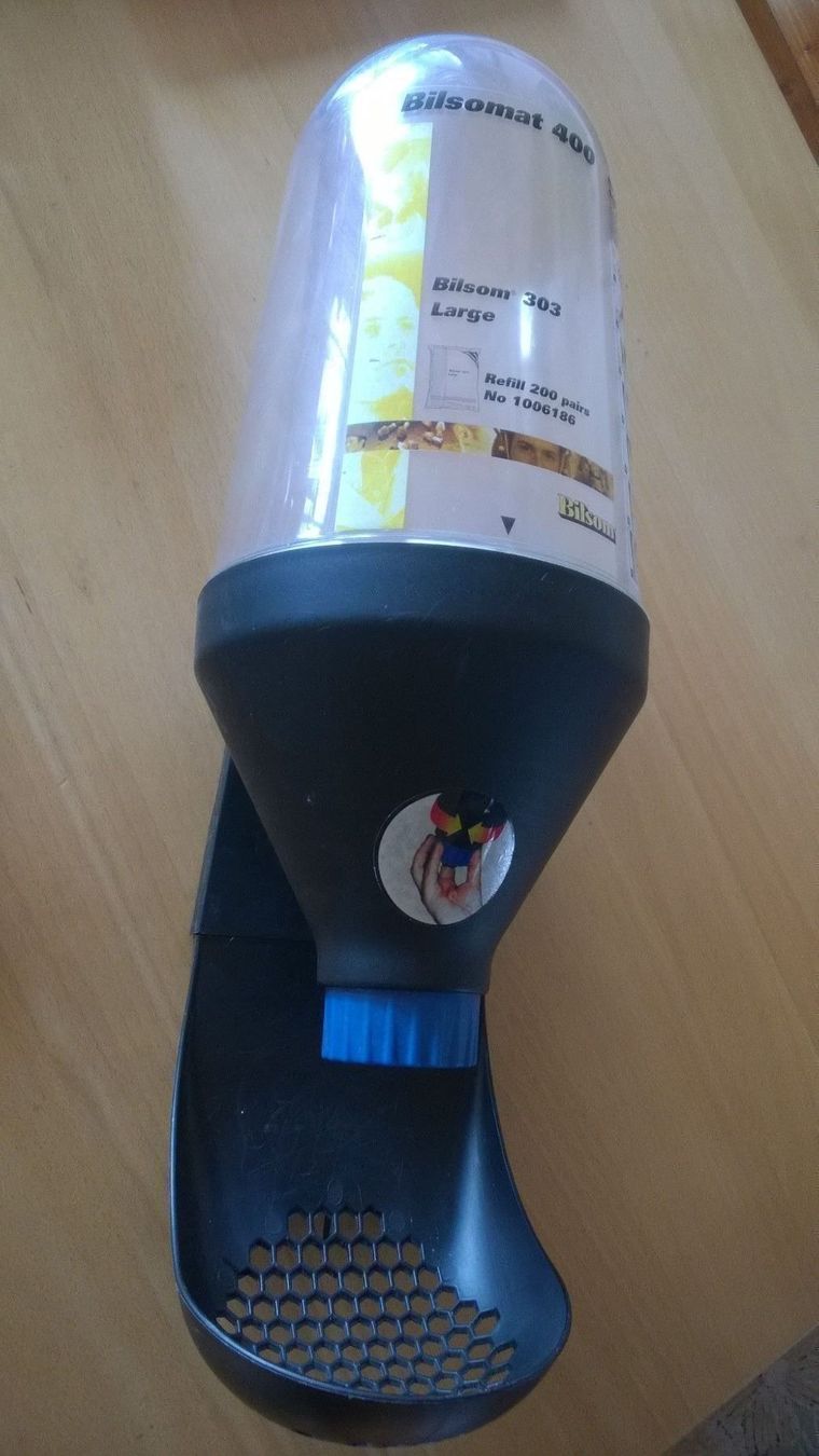 Fixations: OHRENSTÖPSLER DISPENSER – D'occasion à OBERSTETTEN par simba0810