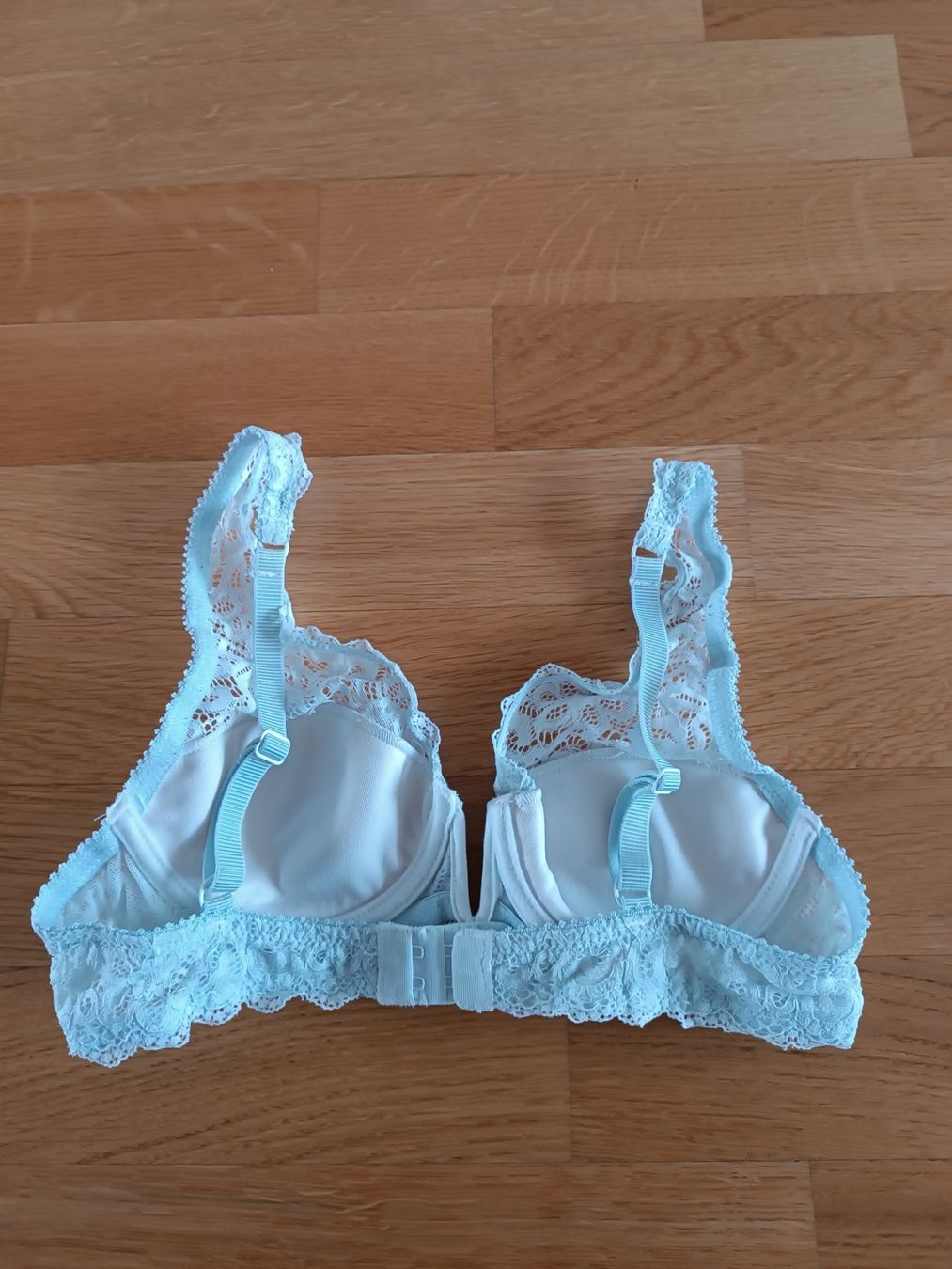Altra biancheria intima: Hellblauer Spitzen BH, Grösse 75B – Usato da Luzern venduto da sim_lqq2 1